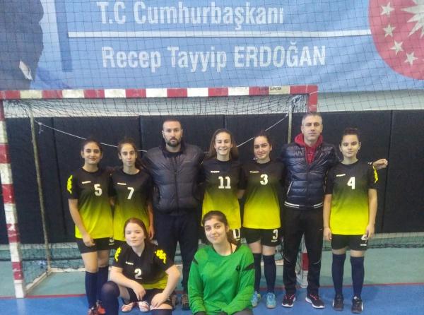 Kız Futsal Takımımız İyi Bir Açılış Yaptı